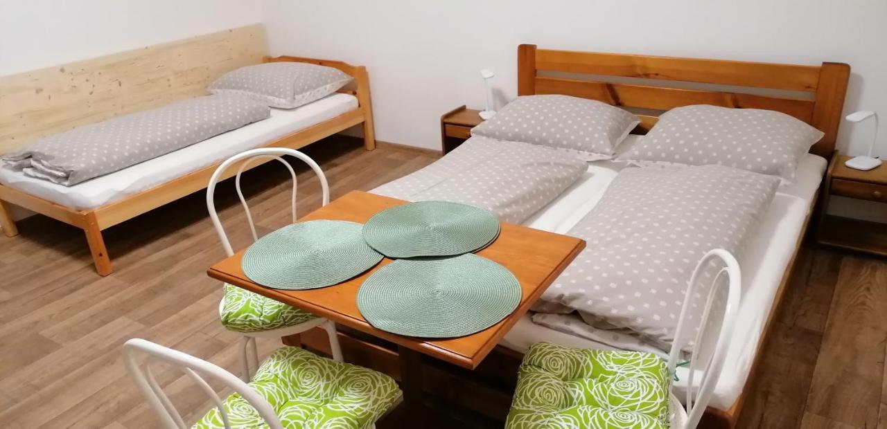 Booking Trzni Decin Zewnętrze zdjęcie