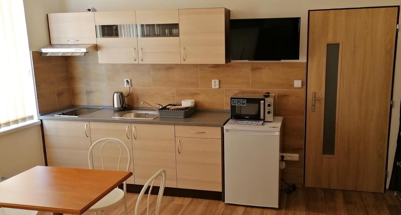 Booking Trzni Decin Zewnętrze zdjęcie