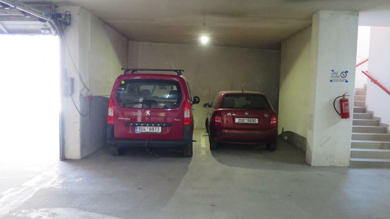 Booking Trzni Decin Zewnętrze zdjęcie